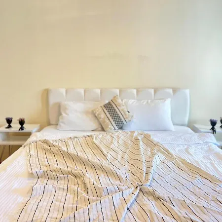 One Bedroom Apartment *