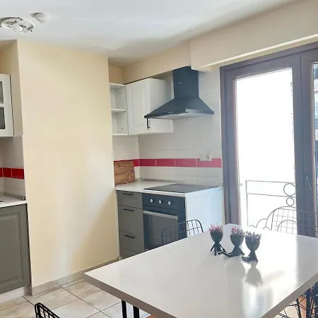 One Bedroom Apartment *